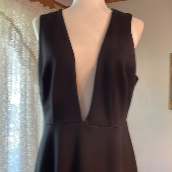 ELOQUII size 14 black, deep v front dress - Picture 2 of 8